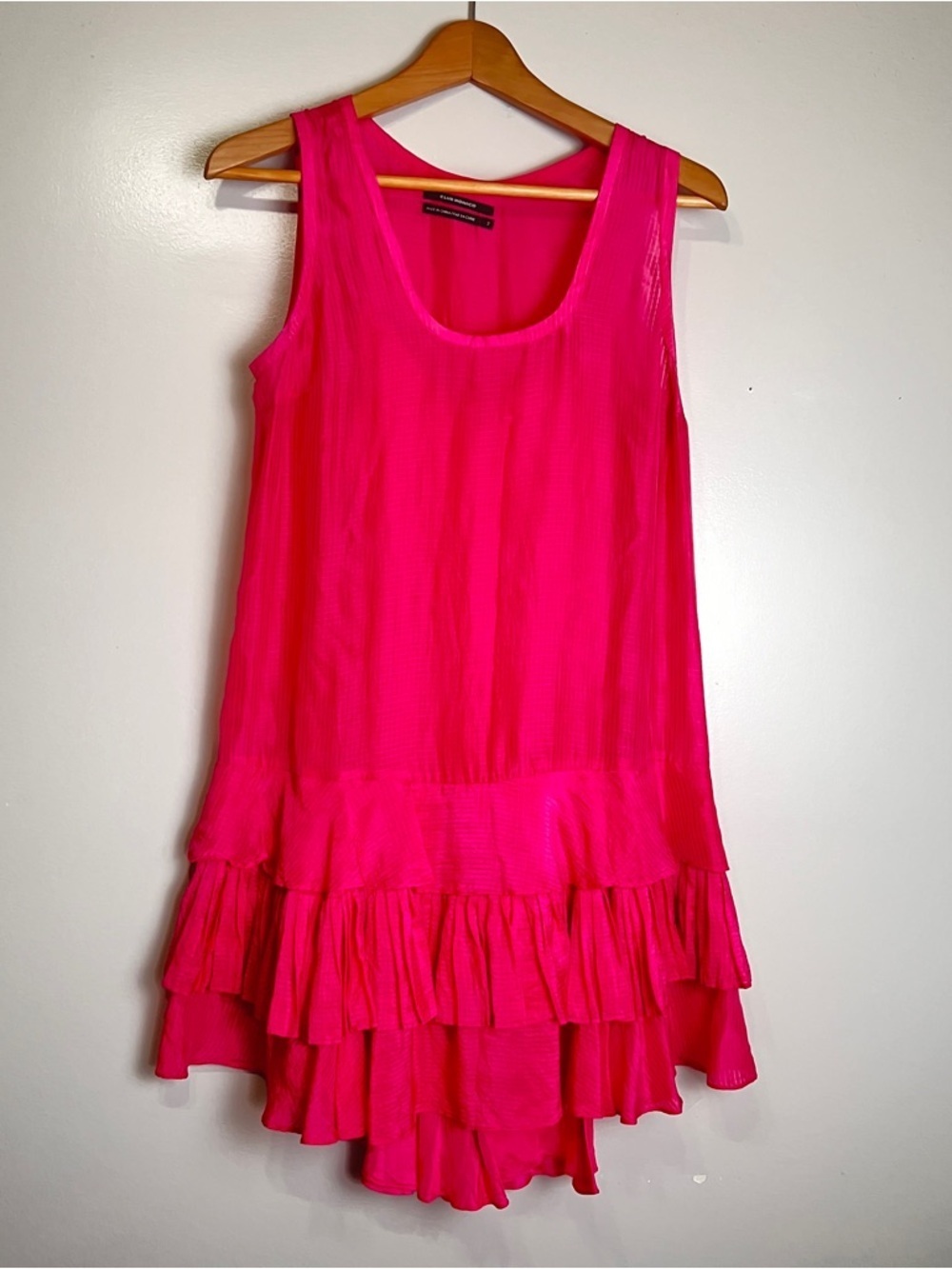 Club Monaco Hot Pink Silk Sleeveless Ruffle Lined Babydoll Dress Size 2, EUC